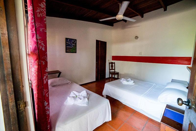 Hotel Hibiscus Cabina 4 Playa Junquillal Bagian luar foto