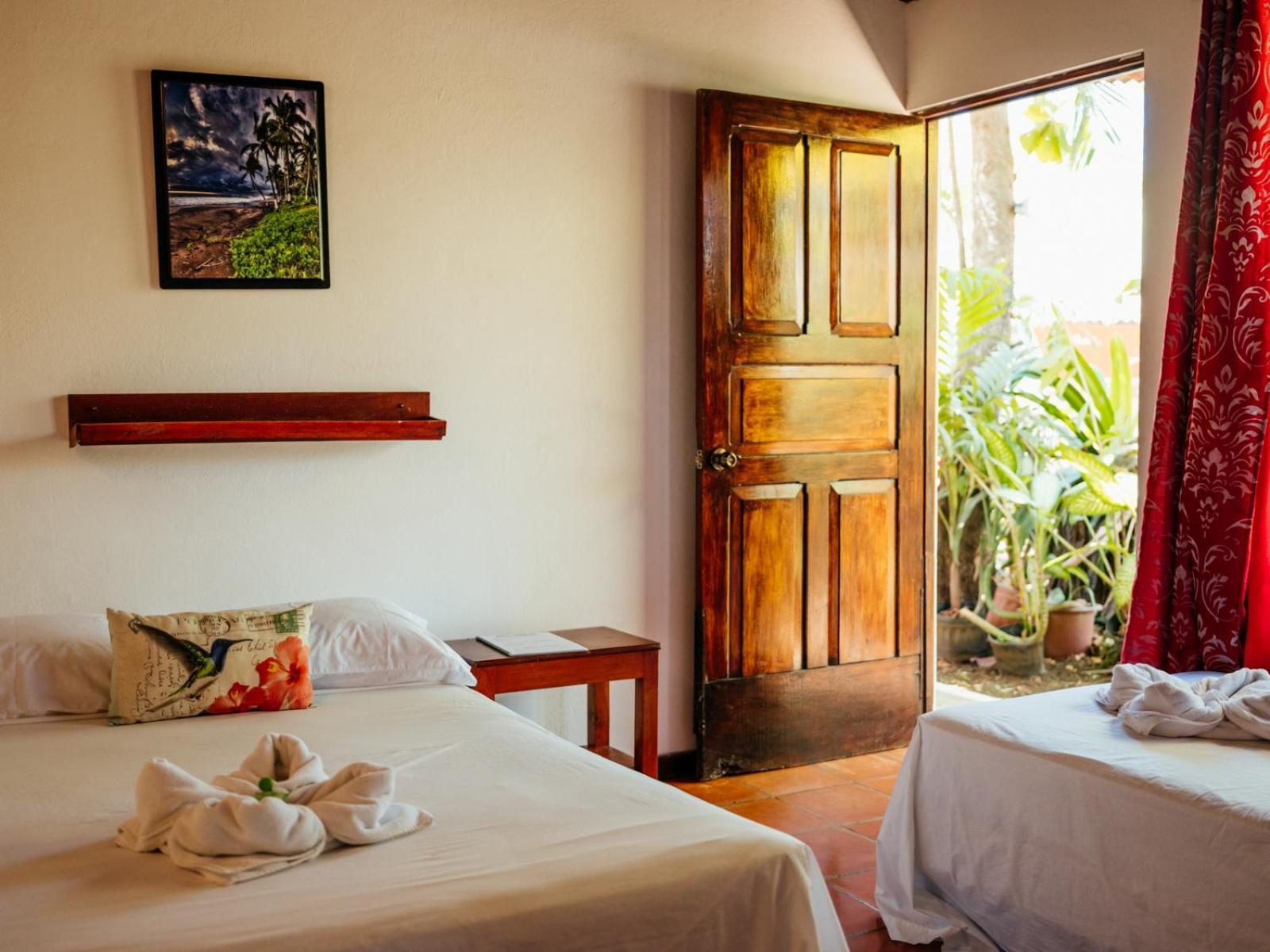 Hotel Hibiscus Cabina 4 Playa Junquillal Bagian luar foto
