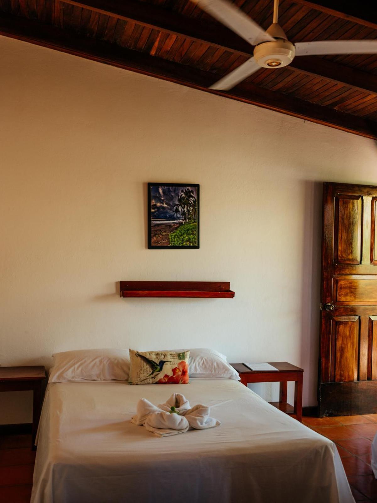 Hotel Hibiscus Cabina 4 Playa Junquillal Bagian luar foto